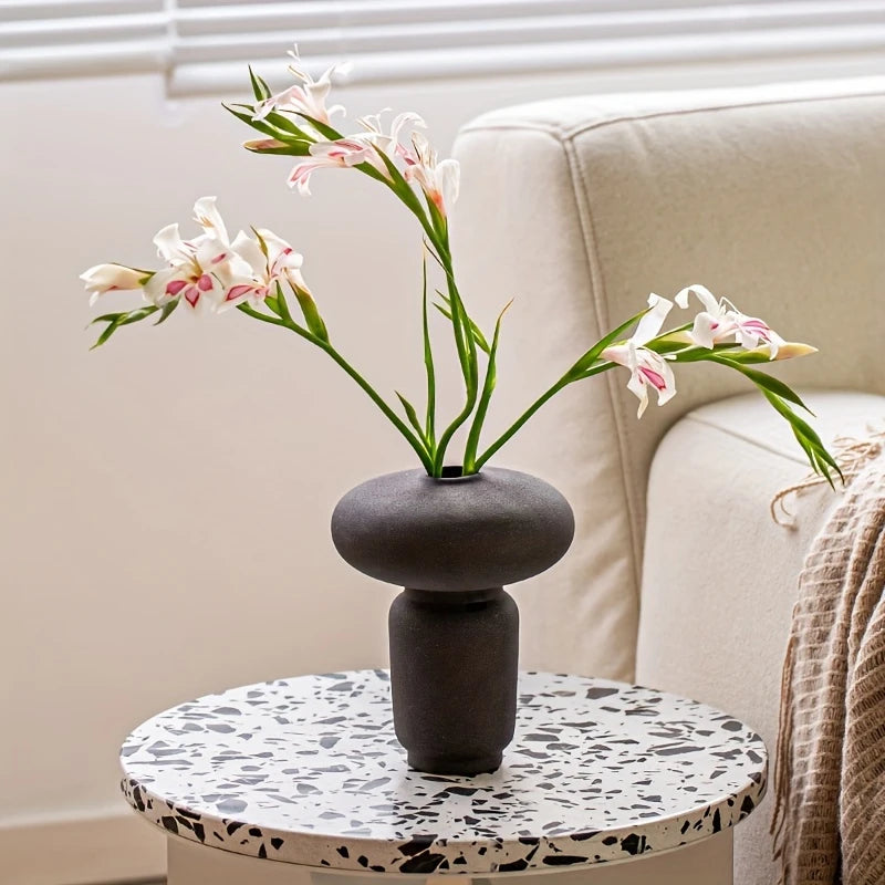 Kurobana Vase