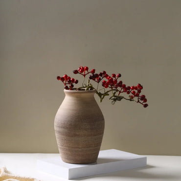 Clayra ceramic vase with rough clay pottery texture, ideal for dried flowers, 10cm wide and 20cm tall