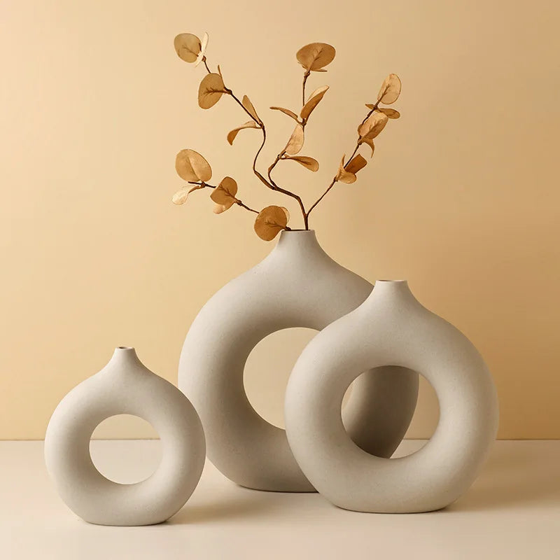Oura Vase large modern ceramic vase for fresh and dried flowers